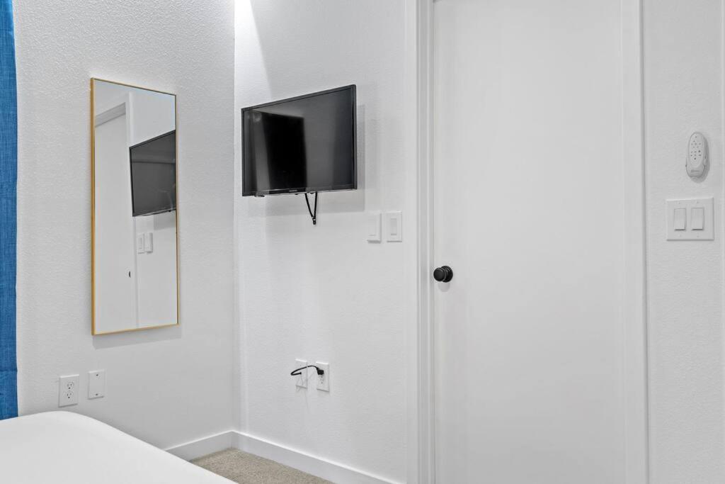 Casa de férias King Bed- Modern - Movie - 15 Min To