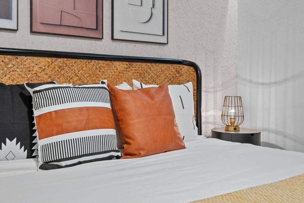 Casa de férias King Bed- Modern - Movie - 15 Min To Kissimmee